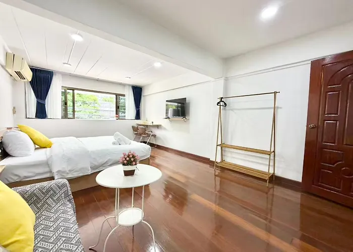 Хостел S Sukhumvit48 Near Phrakanong Bts 1001 Бангкок